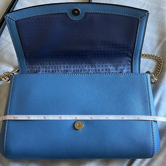 Kate Spade carson convertible crossbody/shoulder/clutch in blue/white with chain - Picture 4 of 7
